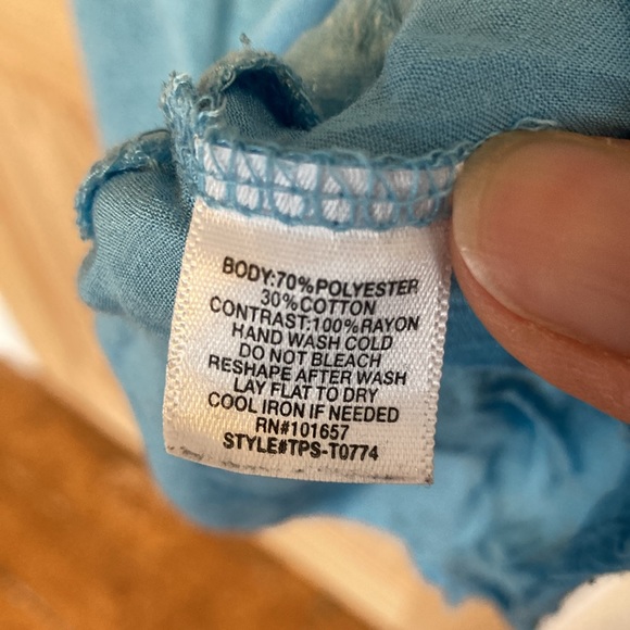 Light fabric racer back tank top - Picture 5 of 5